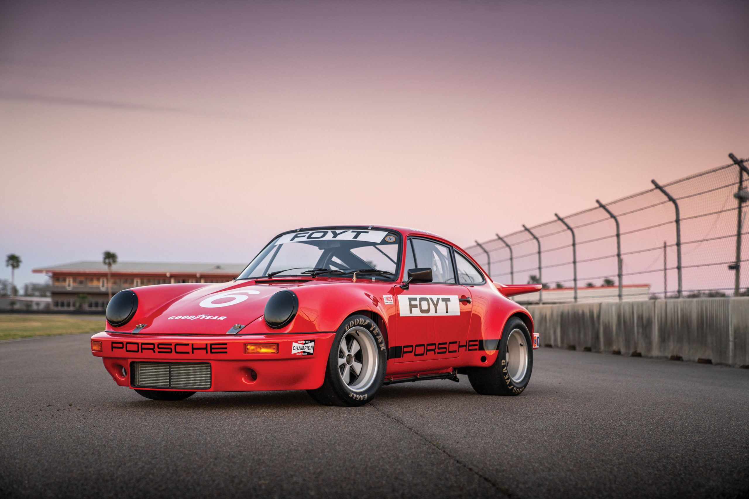 Porsche 911 Carrera RSR 3.0 1973 赤 1:64 Porsche 911 Carrera RSR 3.0 Guards Red – paragonmodelstore